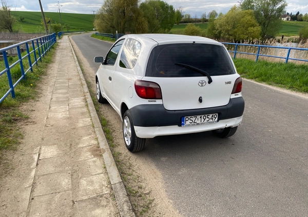 Toyota Yaris cena 3999 przebieg: 399304, rok produkcji 2002 z Szamotuły małe 67